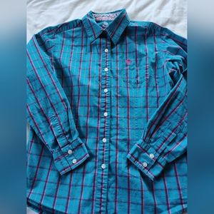 WRANGLER Ladies Button Up Shirt. Size Medium. Long Sleeves.